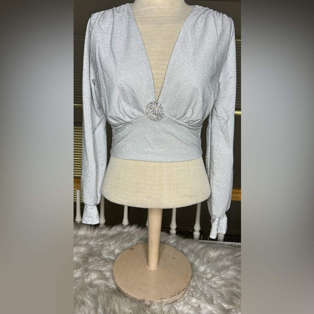Chic Metallic Silver Women's Plunge Neck Blouse Crystal Moon Star Brooch NWT